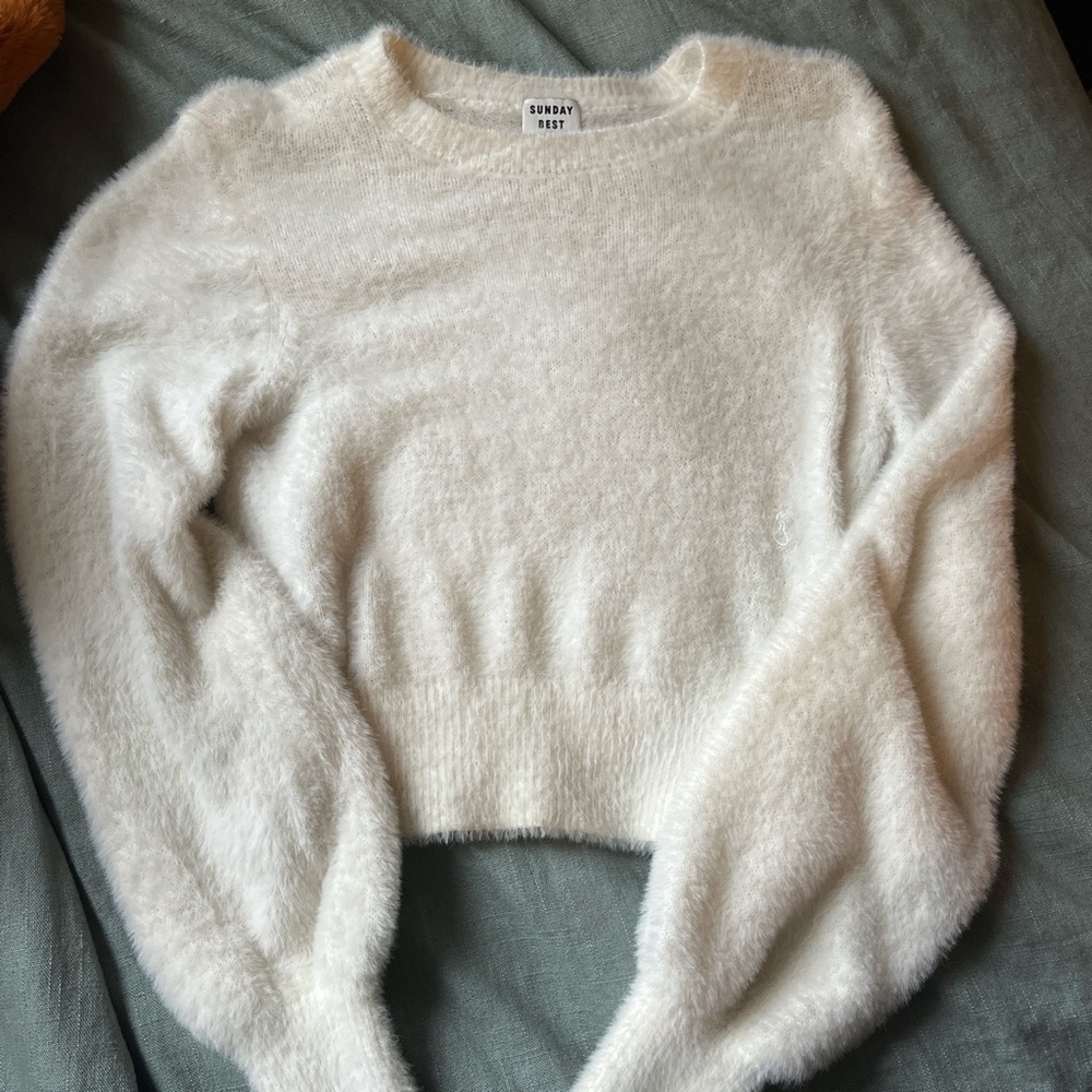 Aritzia white sweater
